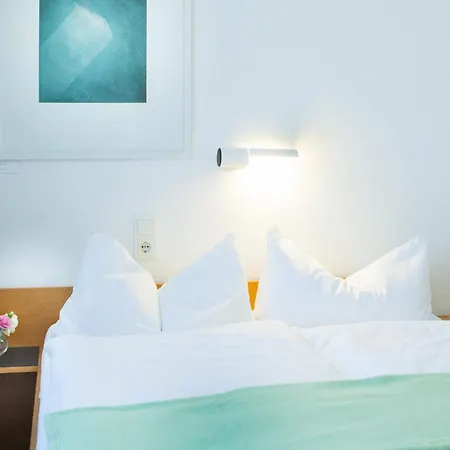 Katholische Akademie Der Erzdioezese Hotel *